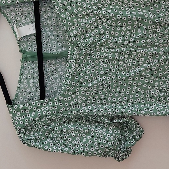 H&M Dresses & Skirts - NWOT H&M floral dress sz. M